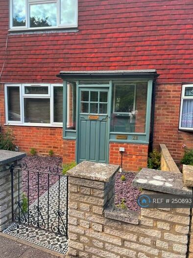 2 Bedroom Terraced House To Rent In Richmond Green, London, CR0