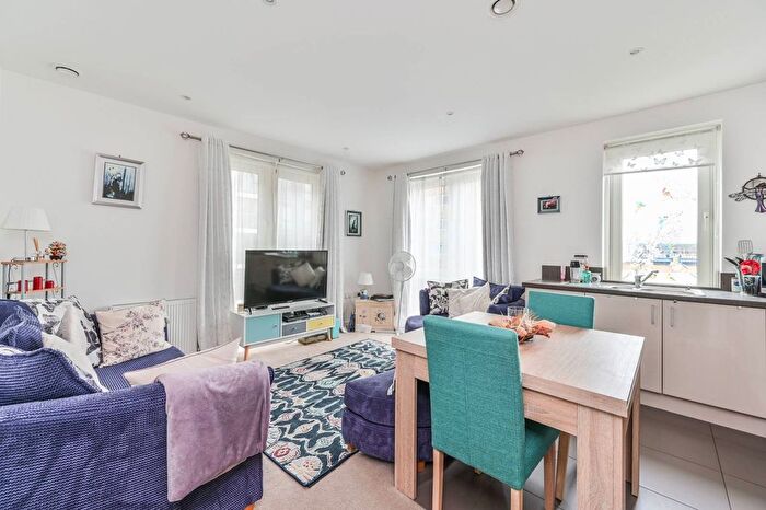 1 Bedroom Flat To Rent In Juniper Drive, Battersea, London, SW18