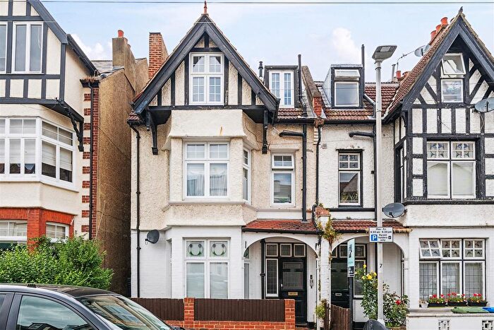 1 Bedroom Flat To Rent In Guilford Avenue, Surbiton, KT5