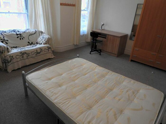 5 Bedroom Property To Rent In Beechwood Road, Uplands, Swansea, SA2