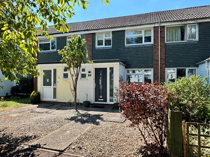 3 Bedroom Terraced House For Sale In Albermarle Drive, Grove, OX12