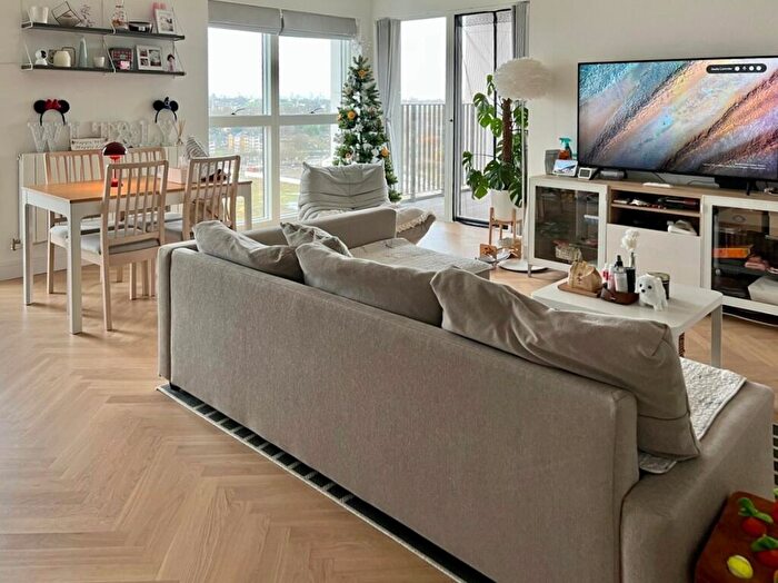 2 Bedroom Flat To Rent In Birch House, Pegler Square, SE3