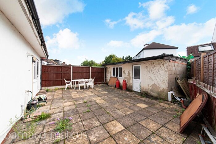 4 Bedroom End Of Terrace House For Sale In Lower Morden Lane, Morden, SM4