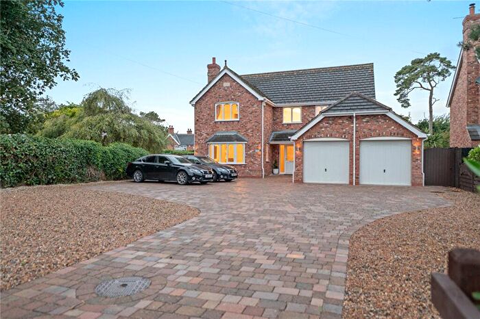 4 Bedroom Detached House For Sale In Grange Farm Lane, Humberston, Grimsby, Lincolnshire, DN36