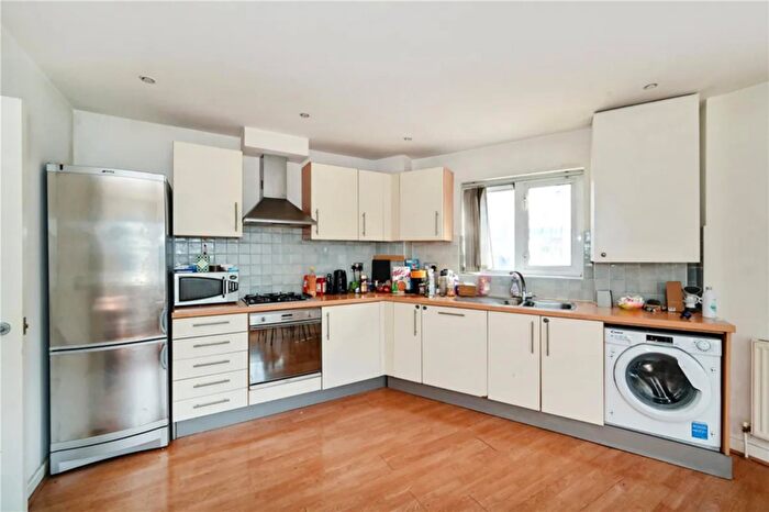 1 Bedroom Apartment To Rent In Manchester Road, London, E14