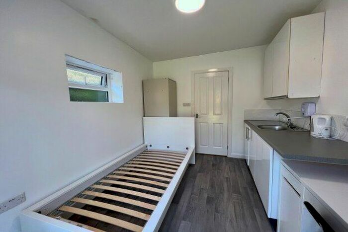 1 Bedroom Studio To Rent In Kings Drive, Eastbourne, BN21