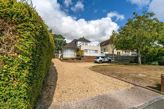 4 Bedroom Detached House For Sale In Woodland Avenue, Worthing, West Sussex, BN13