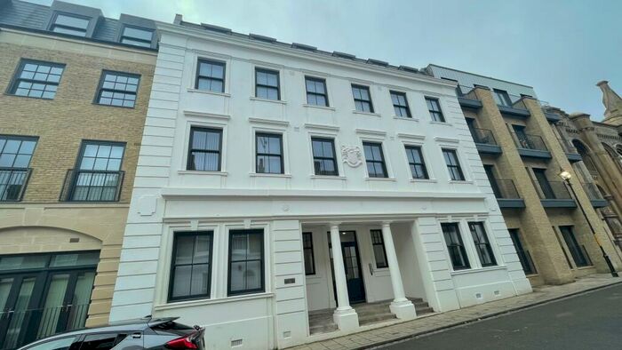 2 Bedroom Flat To Rent In The Old Court House, Ramsgate, CT11