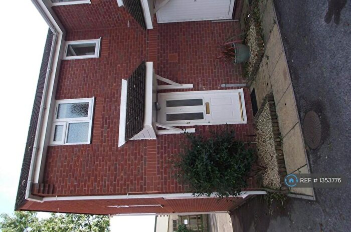 2 Bedroom Flat To Rent In Camellia Drive, Warminster, BA12