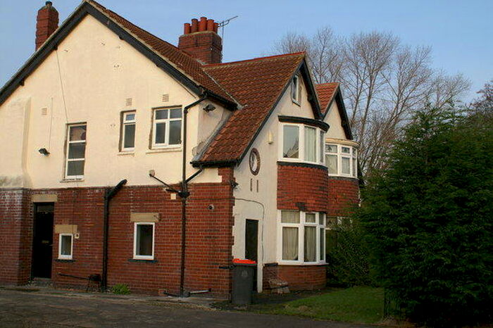 4 Bedroom Semi-Detached House To Rent In Laurel Bank Court, Headingley, Leeds, LS6