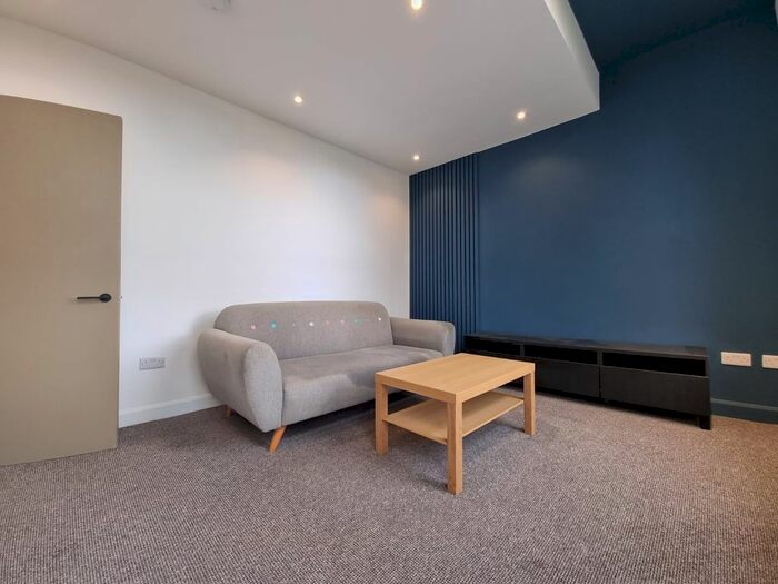 3 Bedroom Flat To Rent In Heaton Road, Withington, Manchester, M20