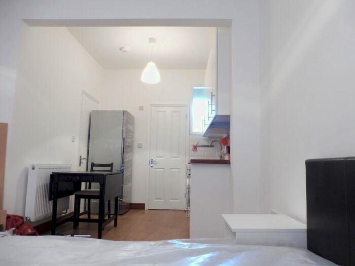 Studio To Rent In Lowden Road, London, N9