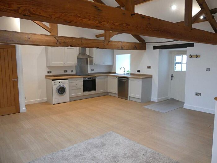 2 Bedroom Cottage To Rent In Gill Lane, Yeadon, Leeds, LS19