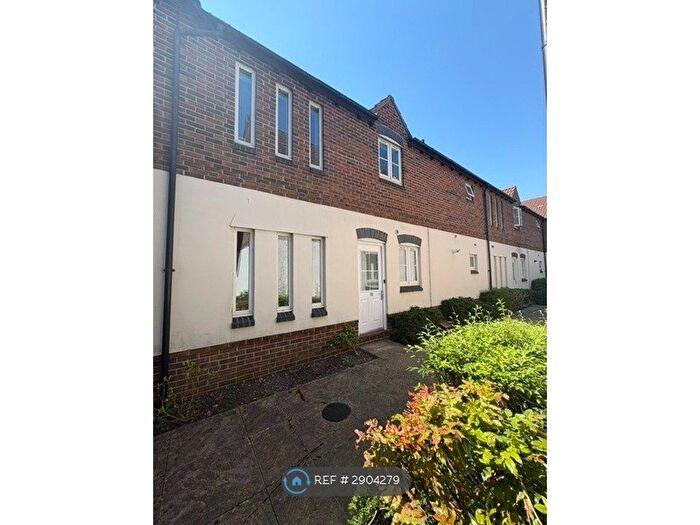2 Bedroom Flat To Rent In Central Way, Clevedon, BS21