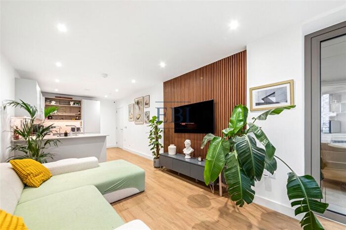 2 Bedroom Apartment To Rent In Cordwainer House, New Village Avenue, Tower Hamlets, E14