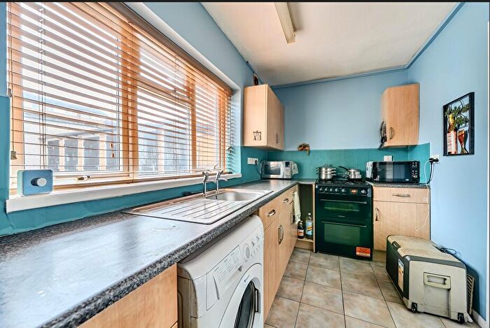 1 Bedroom Flat For Sale In Hytall Road, Shirley, Solihull, West Midlands, B90