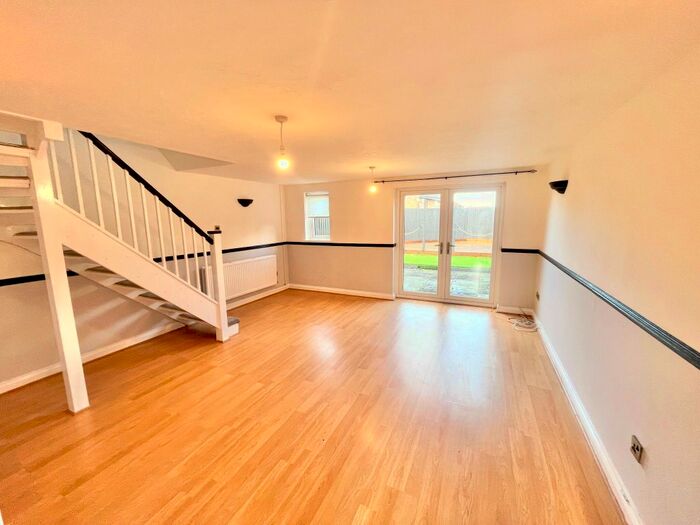 3 Bedroom Semi-Detached House To Rent In Latimer Court, Ravenhill, Swansea, SA5