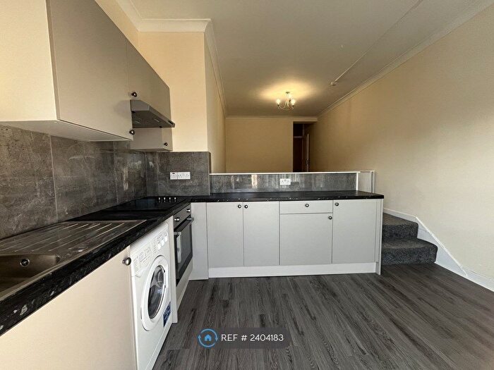 2 Bedroom Flat To Rent In Whittington Road, London, N22