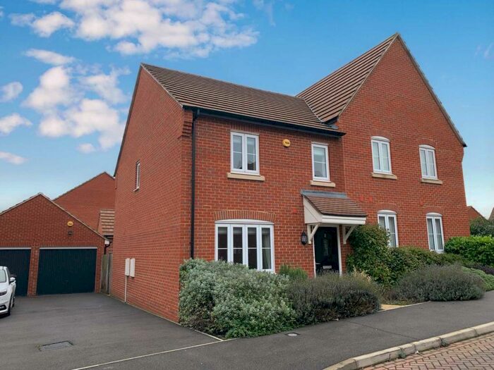 3 Bedroom Semi-Detached House To Rent In Lisa Head Avenue, Didcot, OX11