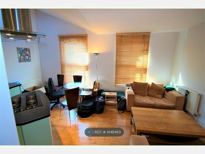 2 Bedroom Flat To Rent In Kennington Lane, London, SE11