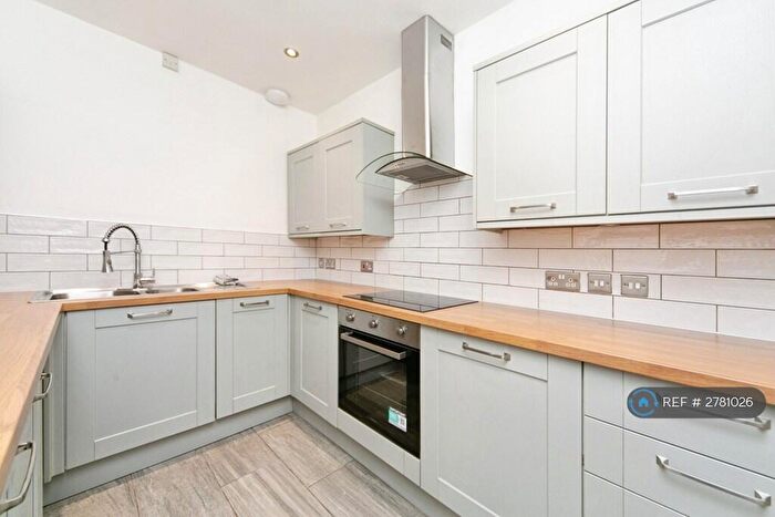 3 Bedroom Flat To Rent In Marmion Road, Liverpool, L17