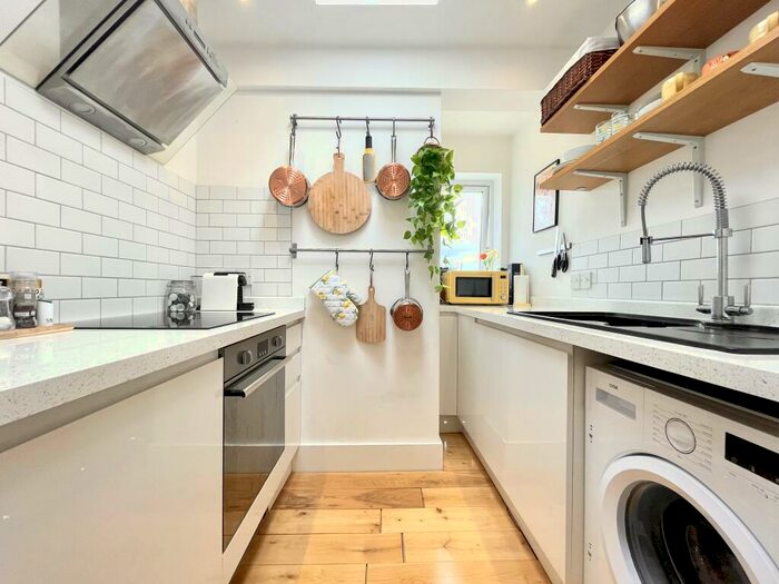 1 Bedroom Flat To Rent In East Street, Bromley, BR1