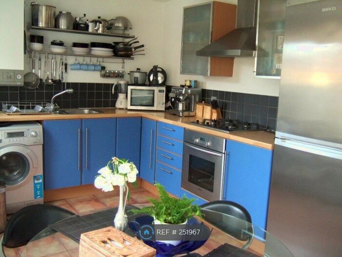 1 Bedroom Flat To Rent In Berners Road, Wood Green, N22