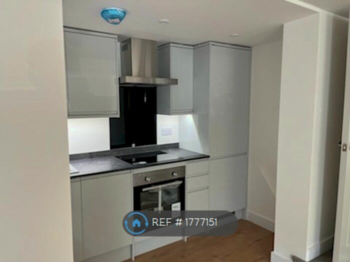 2 Bedroom Flat To Rent In Clifford Mill, Stratford Upon Avon, CV37