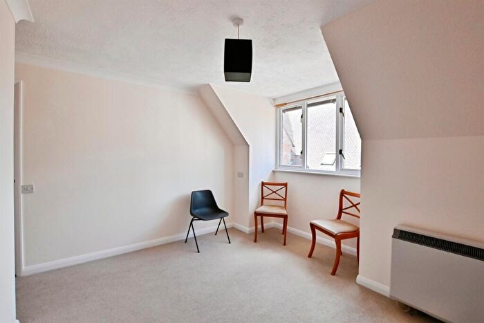 1 Bedroom Retirement Property To Rent In Russell Court, Petersfield Road, GU29