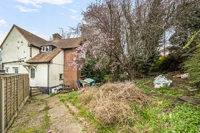 3 Bedroom Semi Detached House For Sale In High Wycombe, Buckinghamshire, HP13