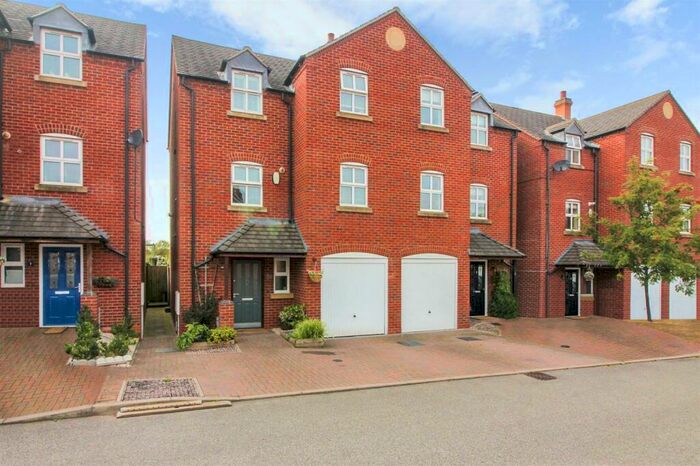 4 Bedroom Terraced House To Rent In Brooks Close, Donisthorpe, DE12