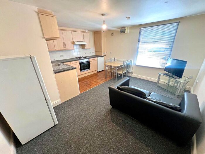 2 Bedroom Flat To Rent In Wood Street, Kettering, Northamptonshire, NN16