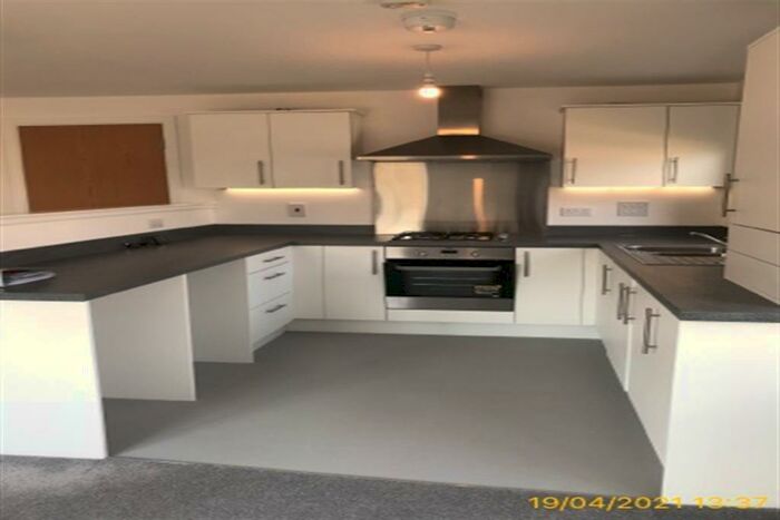 2 Bedroom Ground Flat To Rent In B Cocklerow Bank, Millerhill, EH22