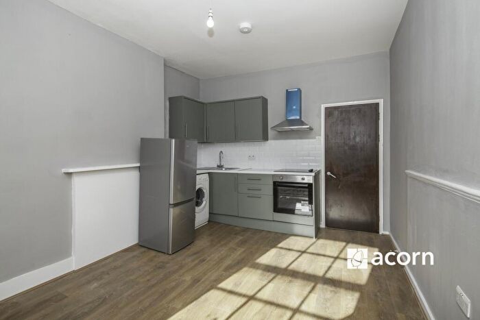2 Bedroom Flat To Rent In New Cross Road London, SE14