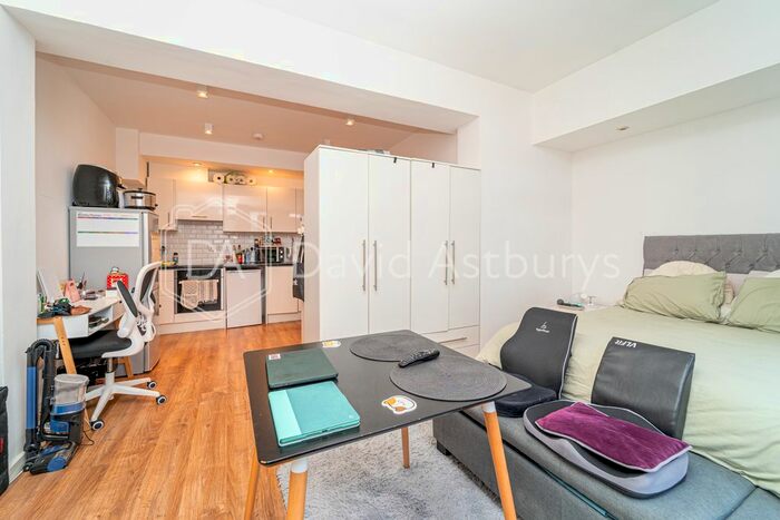 Studio To Rent In Fonthill Road, Finsbury Park, London, N4