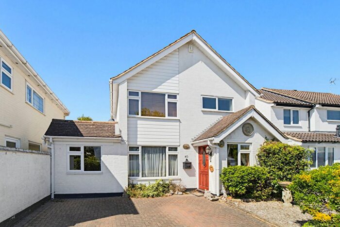 4 Bedroom Detached House For Sale In Coombe Drive, Row Town, KT15