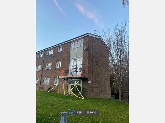 2 Bedroom Flat To Rent In Attlee House, Crawley, RH11