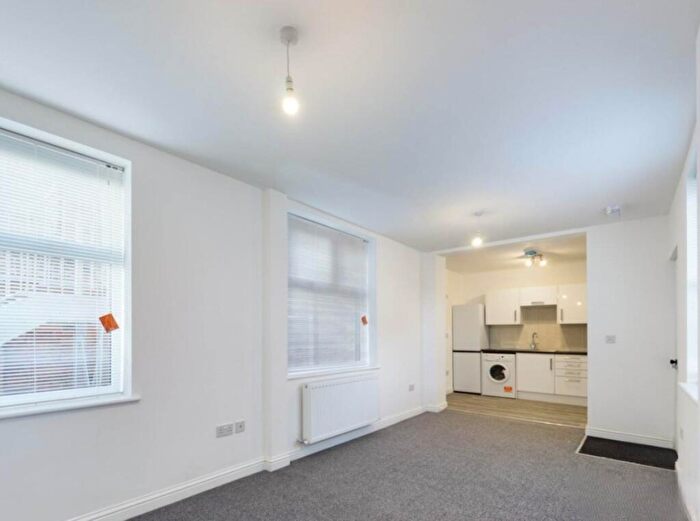 1 Bedroom Maisonette To Rent In Jersey Road, Milton Keynes, MK12