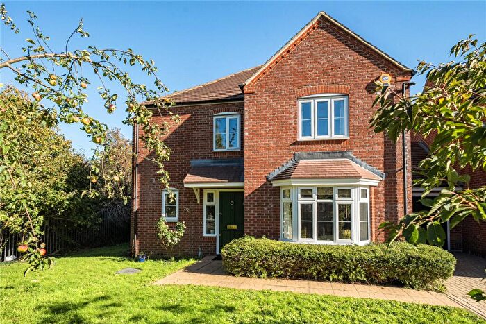 4 Bedroom Detached House For Sale In Holt Close, Chislehurst, BR7