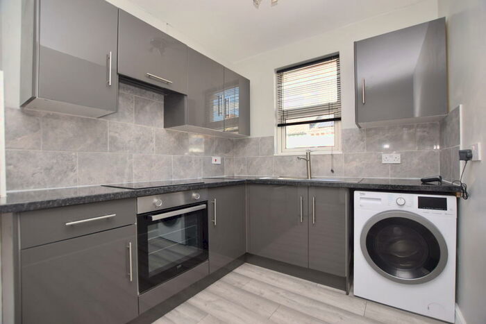 1 Bedroom Apartment To Rent In Lawrence Avenue, BS5