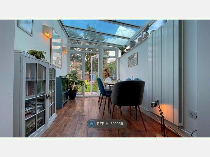 2 Bedroom Flat To Rent In Lausanne Road, London, N8