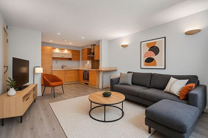 1 Bedroom Flat To Rent In Earl's Court Square, London, SW5