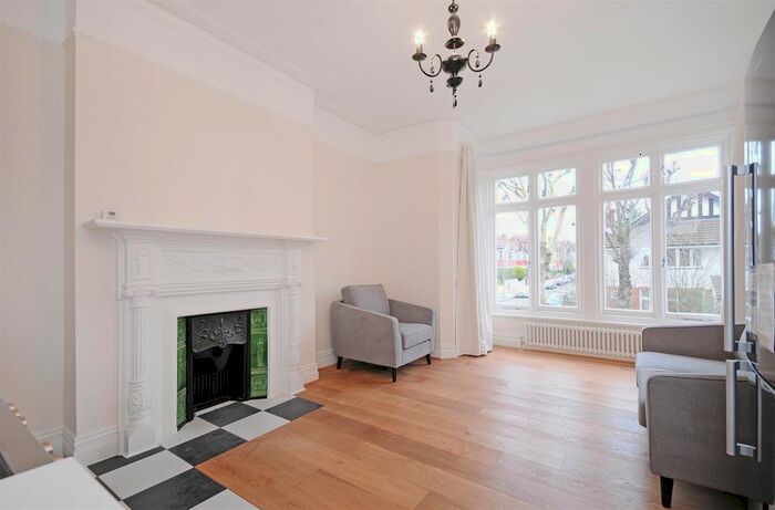 2 Bedroom Flat To Rent In Denbigh Road, Ealing, W13