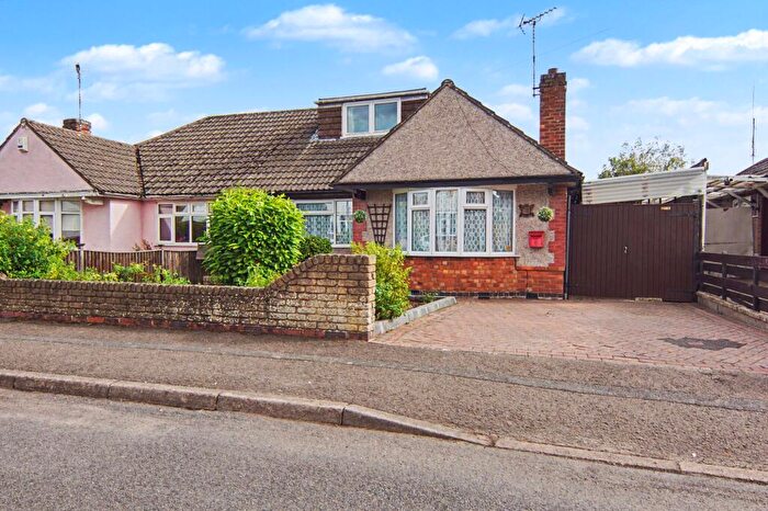 3 Bedroom Semi-Detached Bungalow For Sale In Kingsley Crescent, Bulkington, CV12