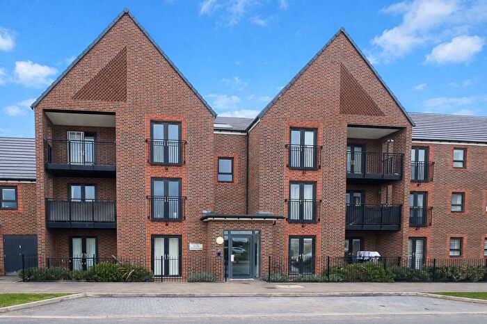 2 Bedroom Flat For Sale In Kingsbrook Basin, Broughton, HP22