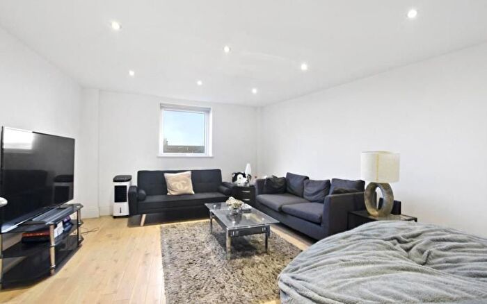 2 Bedroom Flat To Rent In Palgrave Gardens, Marylebone, London, NW1
