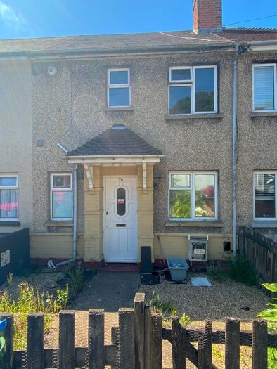 3 Bedroom Flat To Rent In Carnation Road, Southampton, Hampshire, SO16