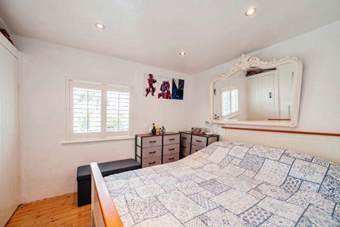 2 Bedroom Cottage To Rent In Manor Road, Hayling Island, PO11