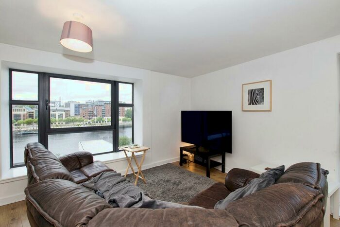 2 Bedroom Flat For Sale In Baltic Quay, Gateshead, NE8