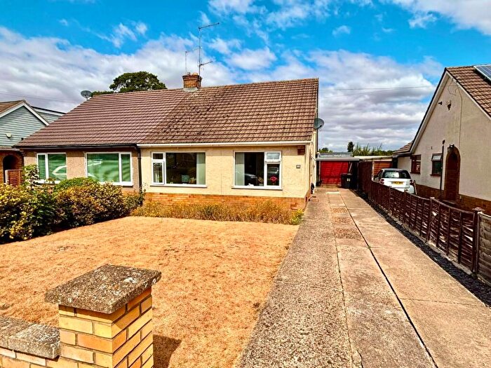 3 Bedroom Semi-Detached Bungalow For Sale In Martins Lane, Hardingstone, Northampton, NN4